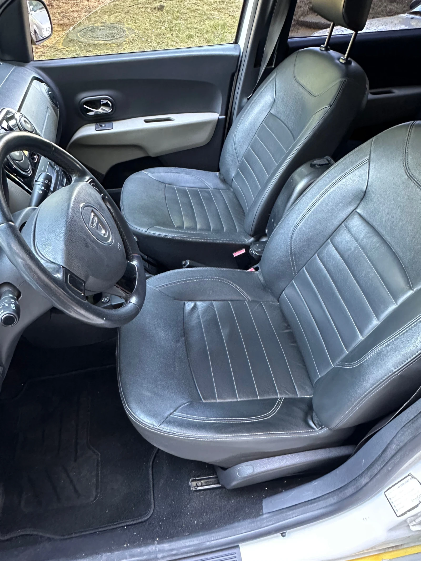 Dacia Lodgy 1.6i* Газ* Клима* Кожа, снимка 5 - Автомобили и джипове - 55065116