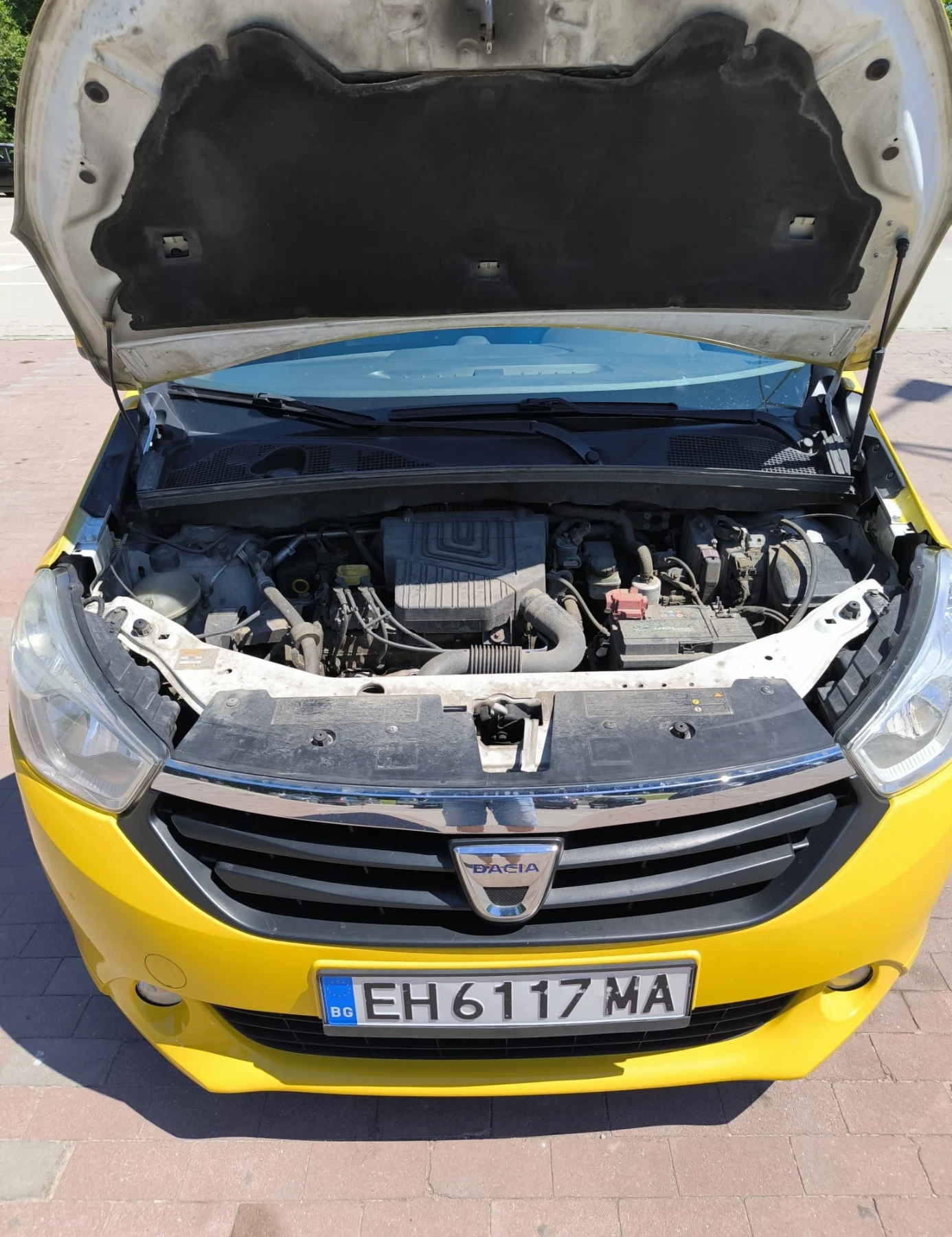 Dacia Lodgy 1.6i* Газ* Клима* Кожа, снимка 10 - Автомобили и джипове - 54974523