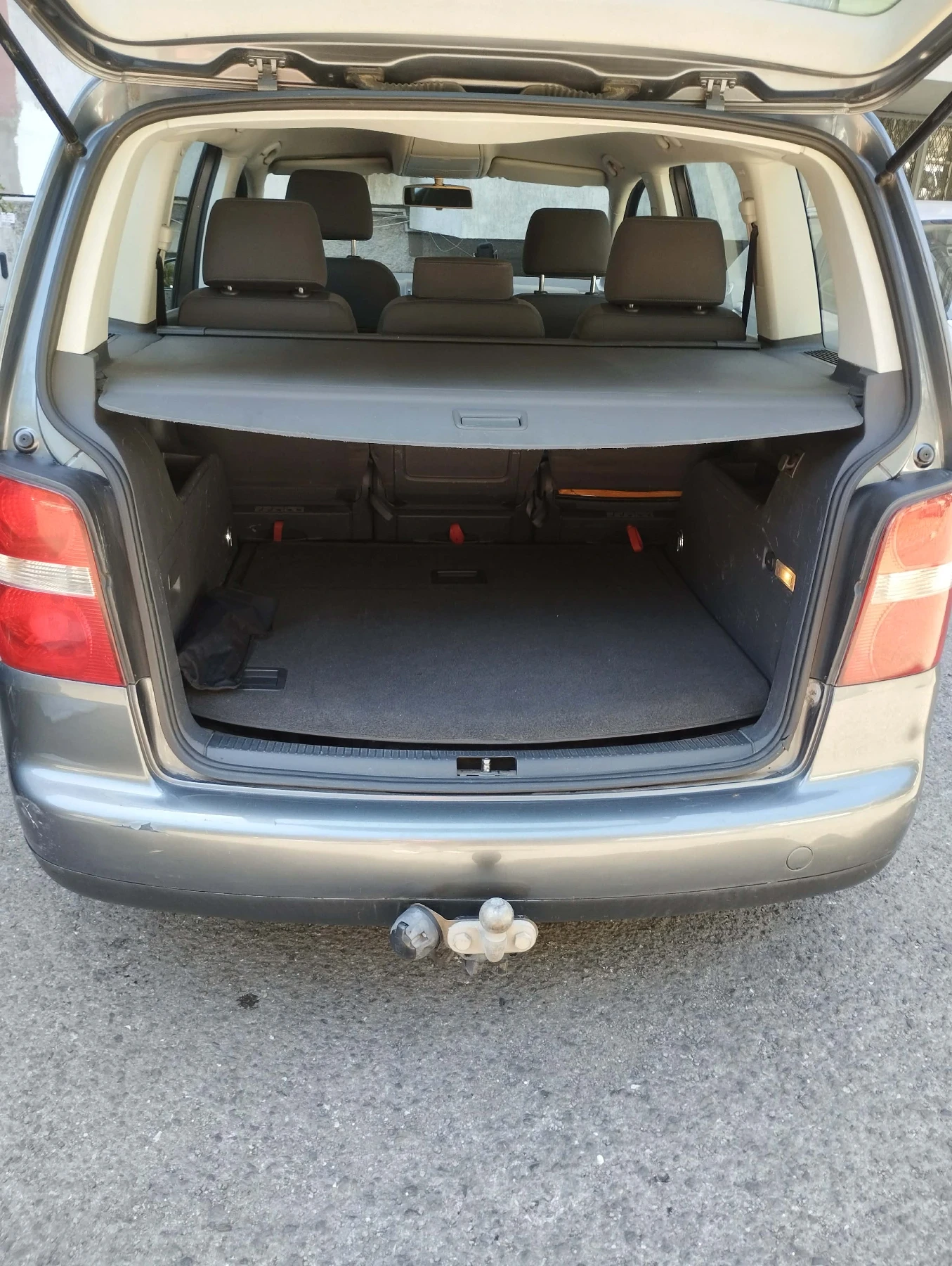 VW Touran, снимка 5 - Автомобили и джипове - 55503219