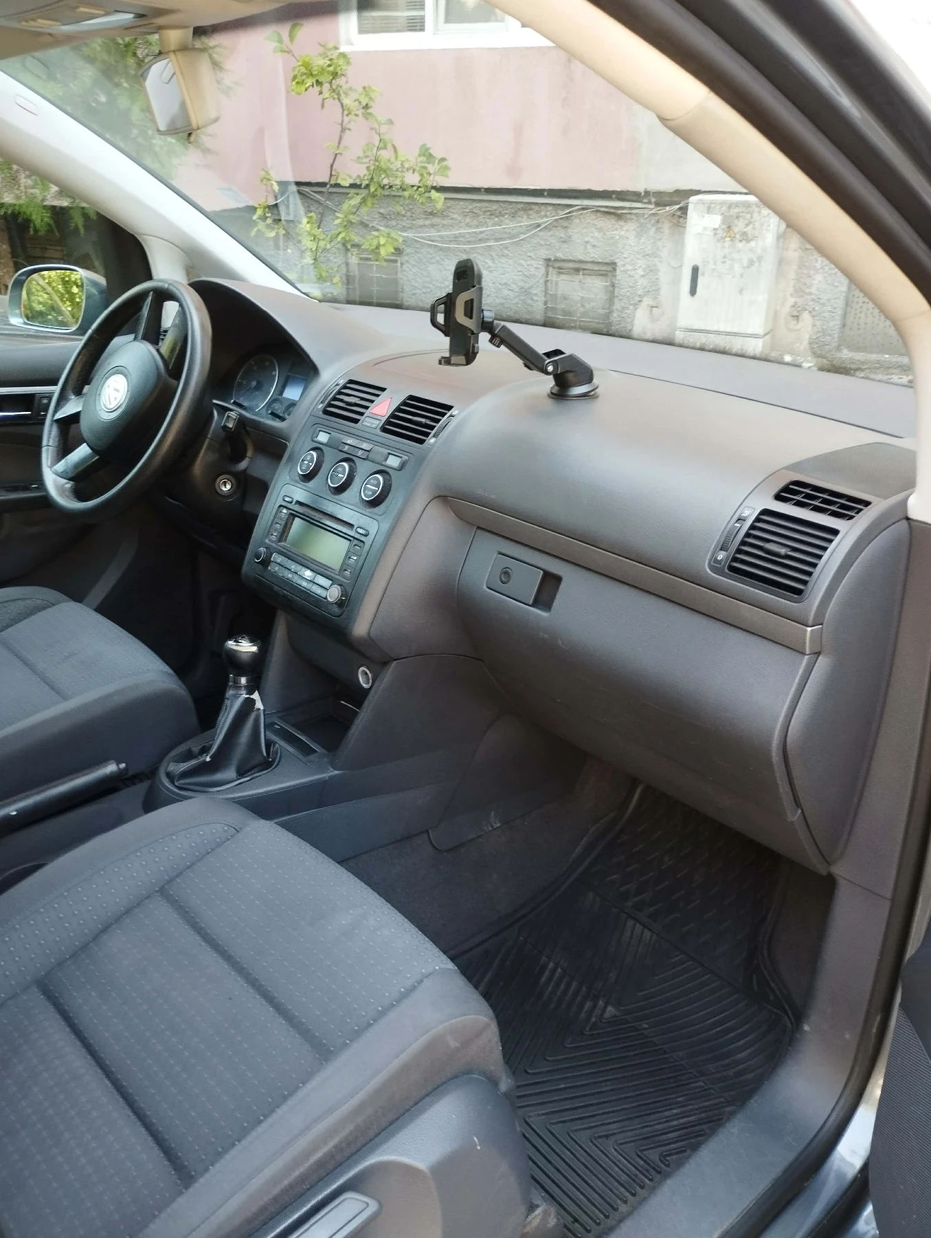 VW Touran, снимка 6 - Автомобили и джипове - 55503219