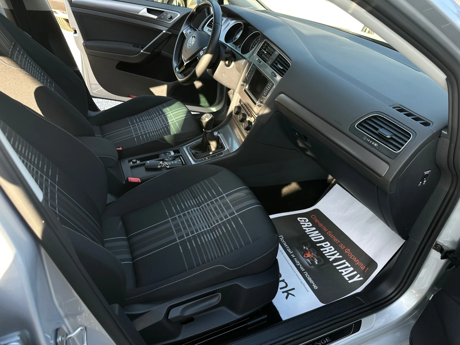 VW Golf Lounge* Xenon* Камера* , снимка 12 - Автомобили и джипове - 55663732
