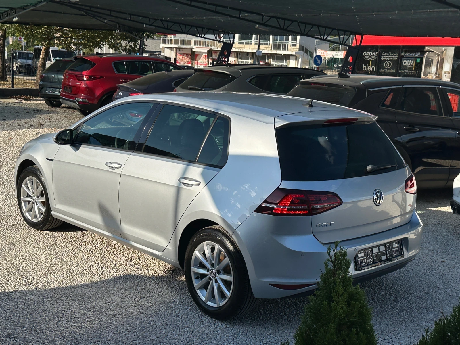 VW Golf Lounge* Xenon* Камера* , снимка 2 - Автомобили и джипове - 55663732