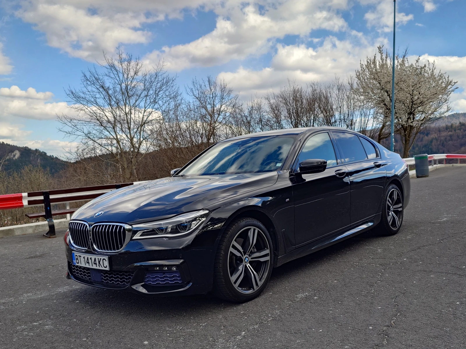 BMW 740, снимка 2 - Автомобили и джипове - 55807256