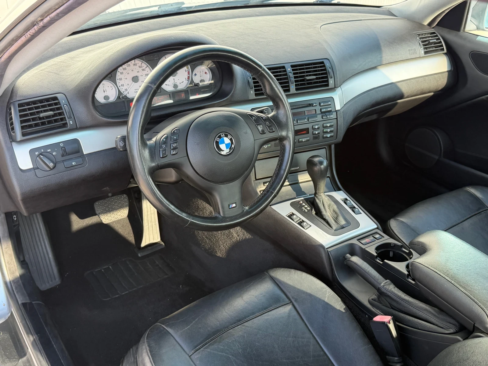 BMW 330 Ci* M-Pack* Harman/Kardon* Подгрев, снимка 7 - Автомобили и джипове - 55830130
