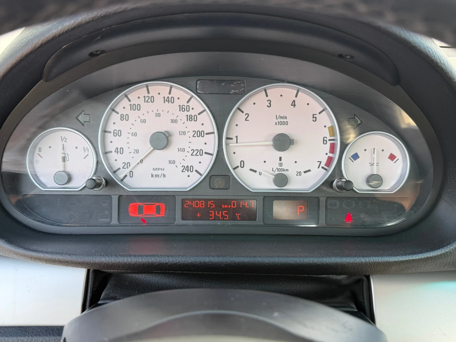 BMW 330 Ci* M-Pack* Harman/Kardon* Подгрев, снимка 12 - Автомобили и джипове - 55830130