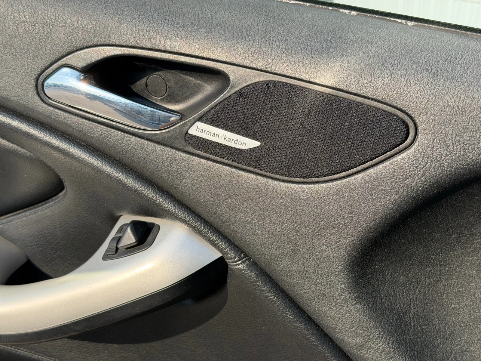 BMW 330 Ci* M-Pack* Harman/Kardon* Подгрев, снимка 15 - Автомобили и джипове - 55830130