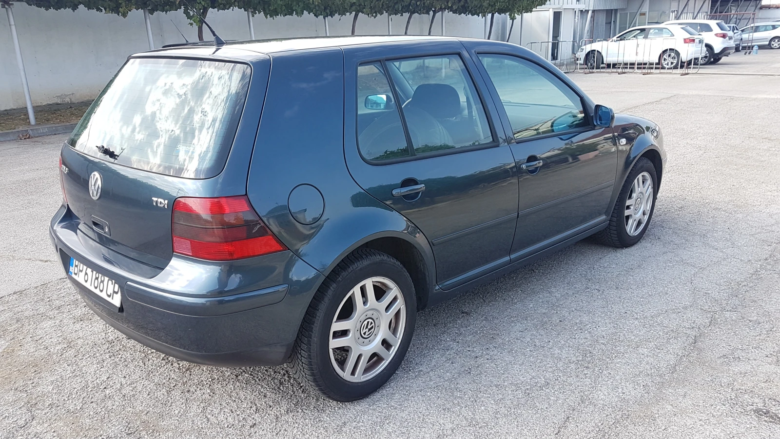VW Golf 1.9TDI 110кс, снимка 7 - Автомобили и джипове - 55903545