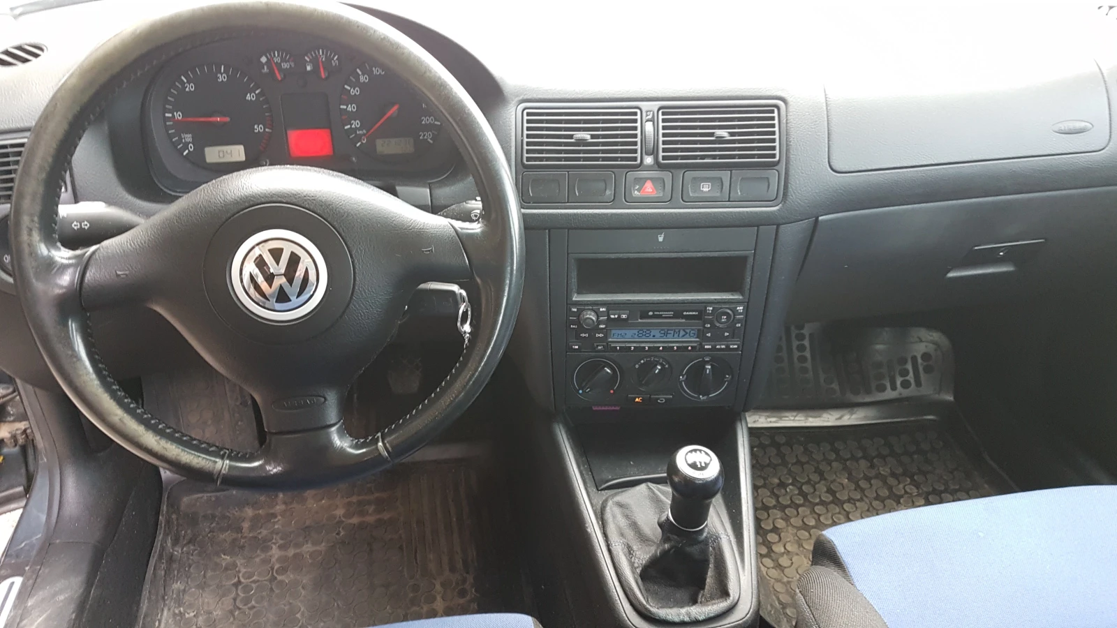 VW Golf 1.9TDI 110кс, снимка 11 - Автомобили и джипове - 55903545
