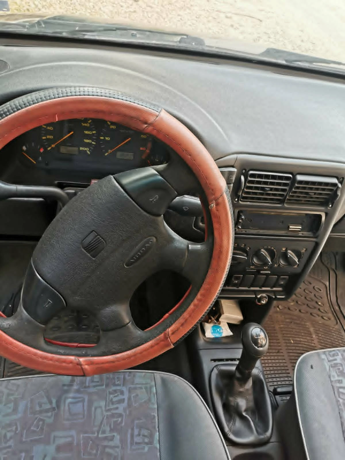 Seat Ibiza, снимка 6 - Автомобили и джипове - 55905757