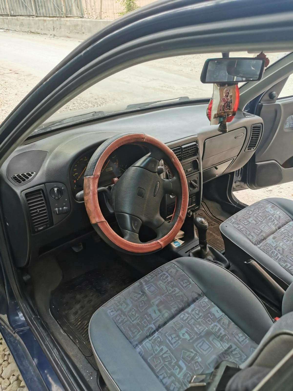 Seat Ibiza, снимка 15 - Автомобили и джипове - 55905757