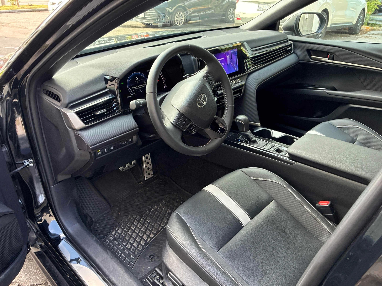 Toyota Camry * SE * CARFAX * ОПЦИЯ ЗА ФИНАНСИРАНЕ, снимка 16 - Автомобили и джипове - 56128183