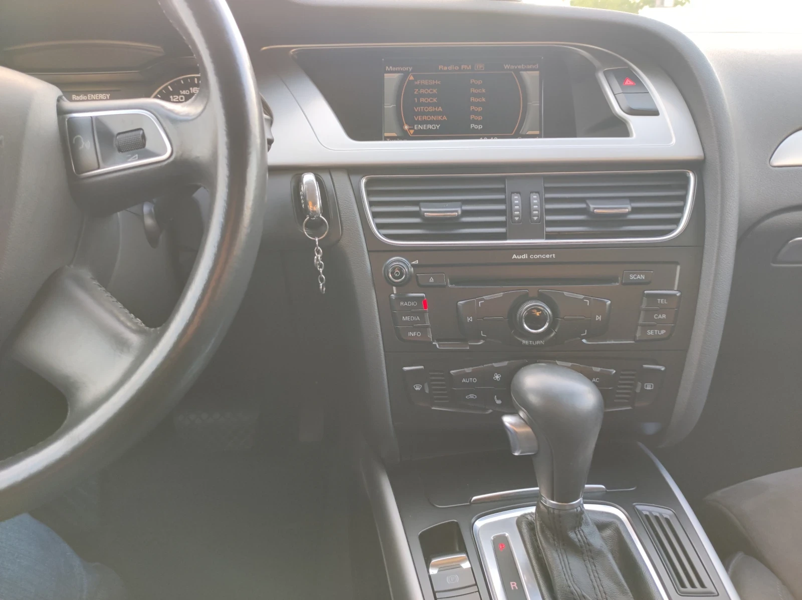 Audi A4 Audi A4 2.0 TDI   2012 г.   157 к.с.   Автоматик  , снимка 2 - Автомобили и джипове - 56164245