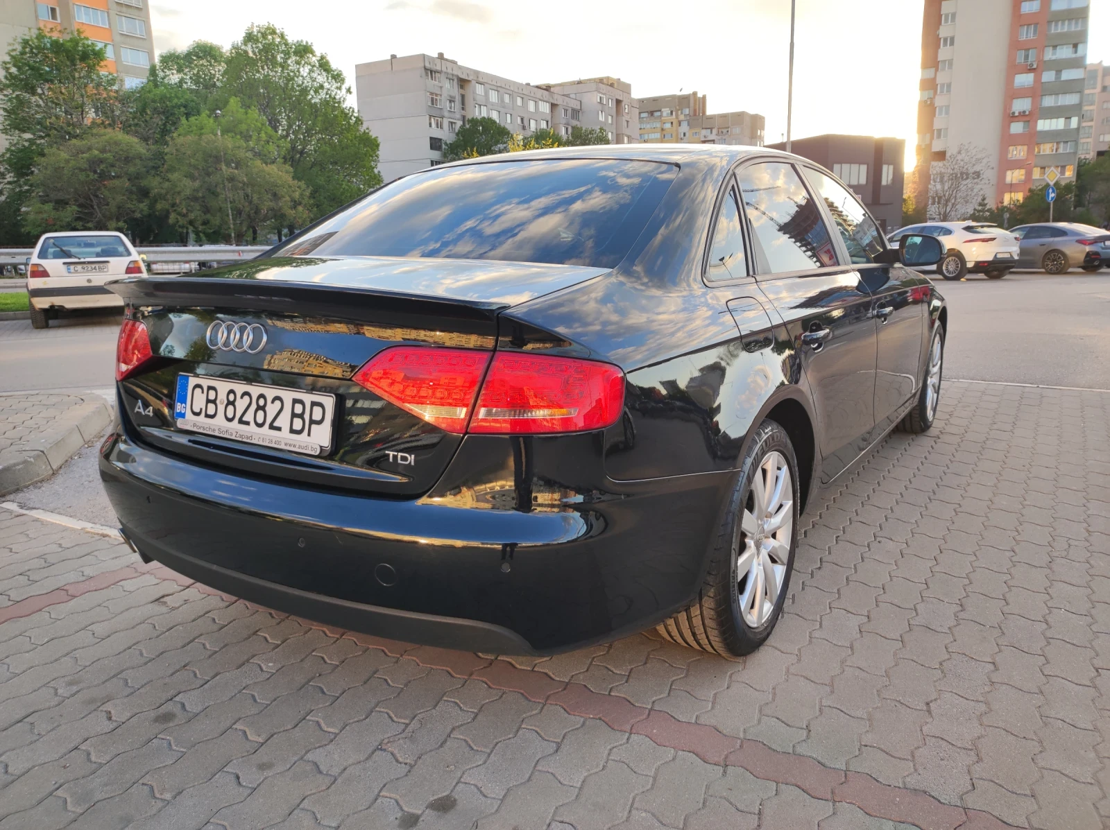 Audi A4 Audi A4 2.0 TDI   2012 г.   157 к.с.   Автоматик  , снимка 5 - Автомобили и джипове - 56164245