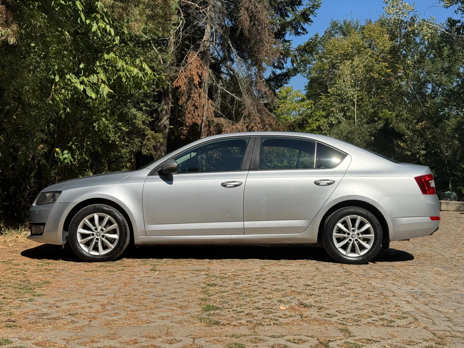 Skoda Octavia, снимка 8 - Автомобили и джипове - 56194175