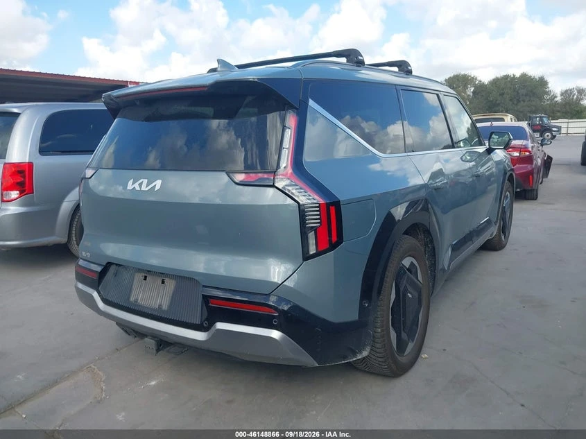 Kia EV9 Land AWD, снимка 4 - Автомобили и джипове - 56405495
