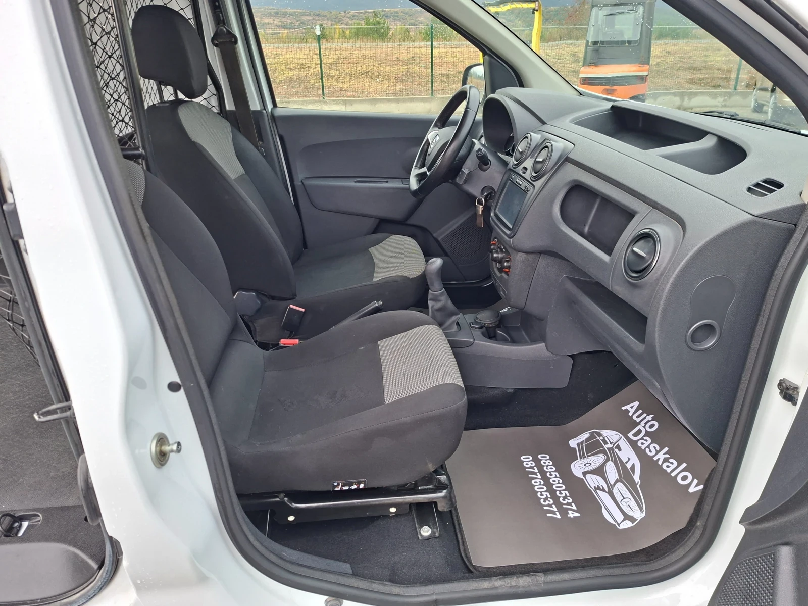 Dacia Dokker 1, 5 dci, снимка 14 - Автомобили и джипове - 56547221