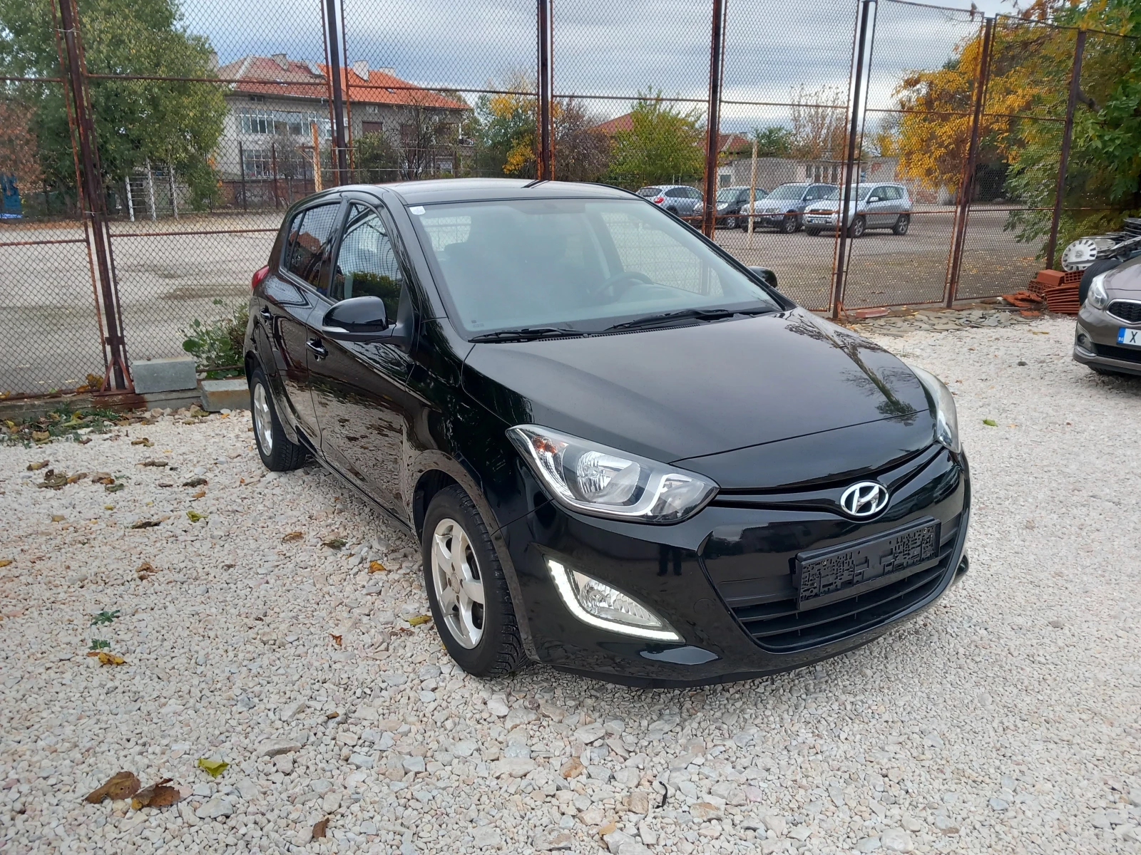 Hyundai I20 1.3i 2015г 86кс, снимка 16 - Автомобили и джипове - 56727929