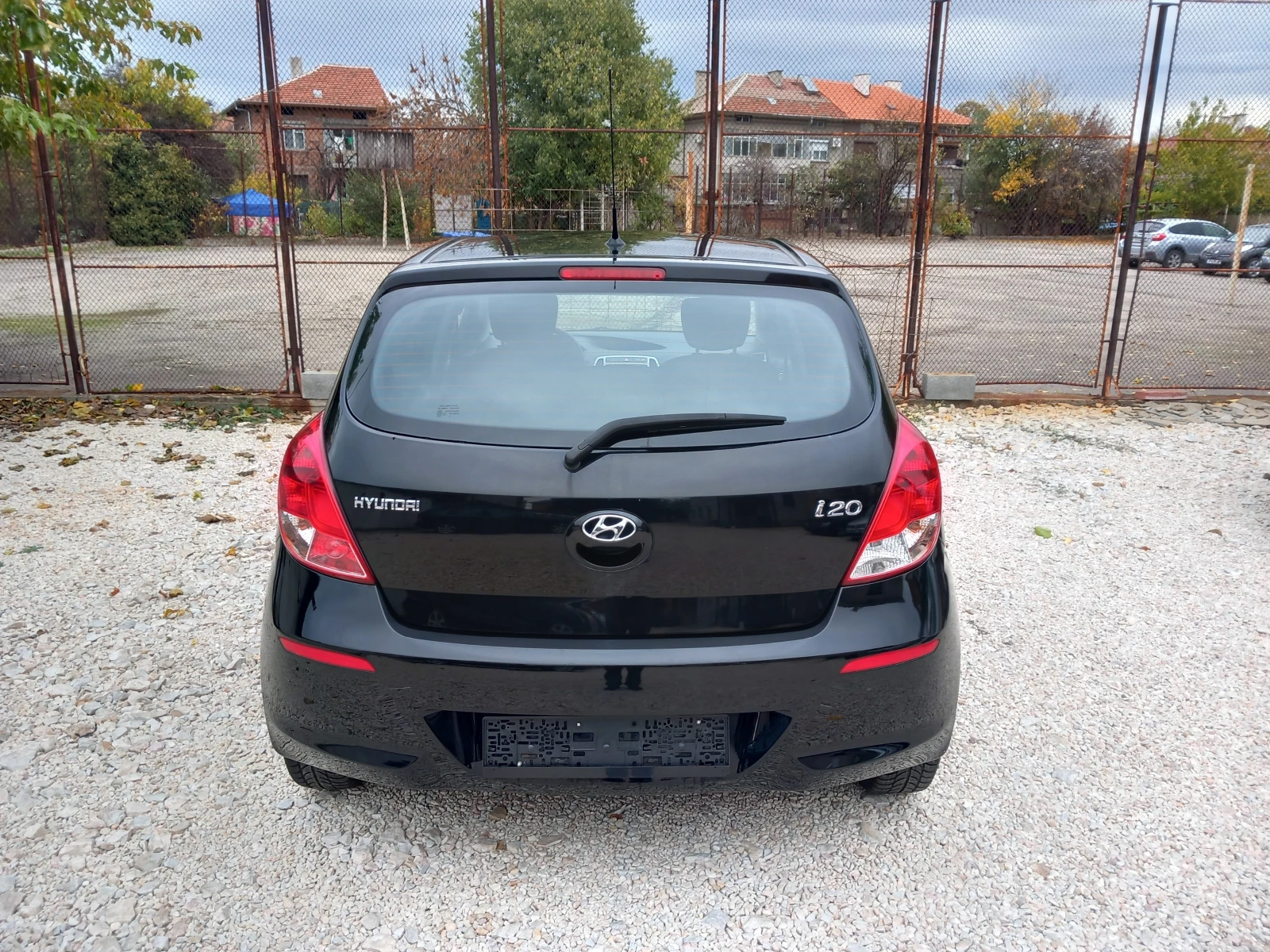 Hyundai I20 1.3i 2015г 86кс, снимка 3 - Автомобили и джипове - 56727929