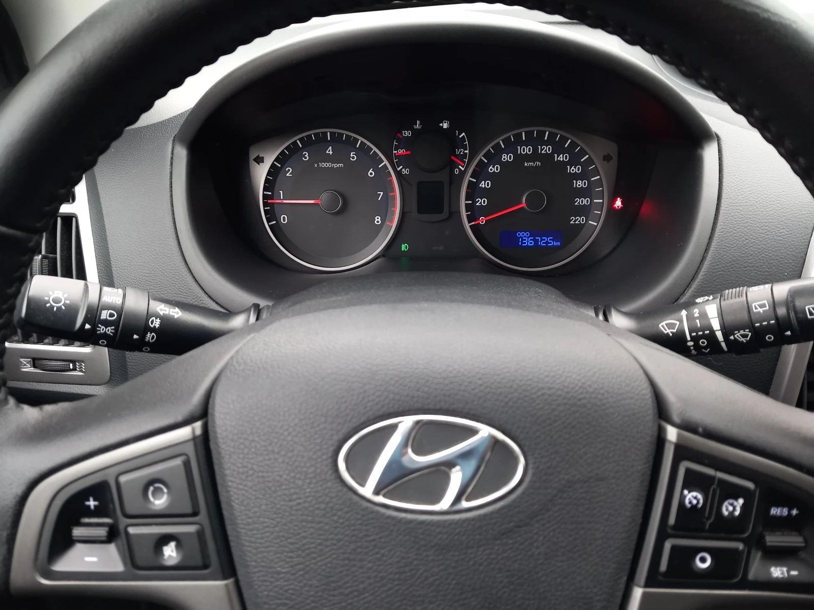 Hyundai I20 1.3i 2015г 86кс, снимка 13 - Автомобили и джипове - 56727929