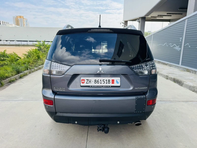 Mitsubishi Outlander 2.4i Automat, снимка 7 - Автомобили и джипове - 52053839