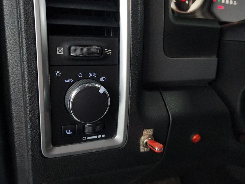 Dodge Ram 3.6 ggg Automatic, снимка 9 - Автомобили и джипове - 55813463