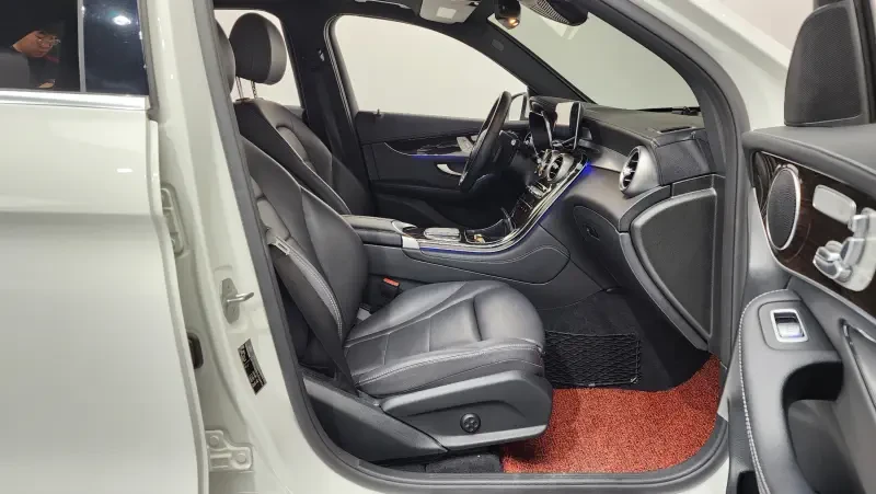 Mercedes-Benz GLC, снимка 10 - Автомобили и джипове - 56610094