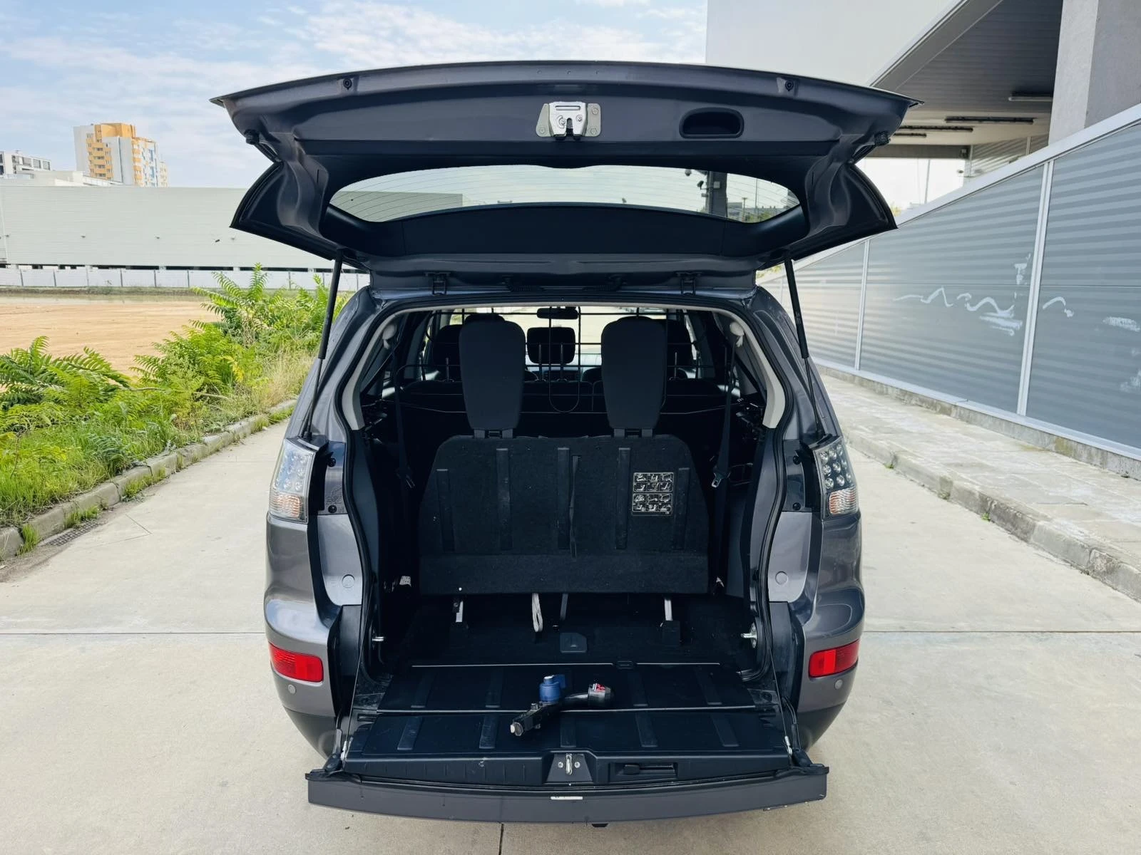 Mitsubishi Outlander 2.4i Automat - изображение 8