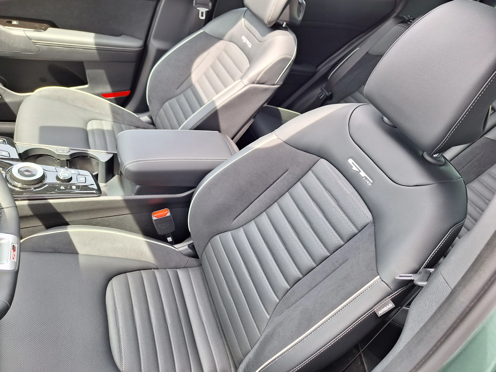 Kia Sportage 1, 6 MHEV 160hp - изображение 8