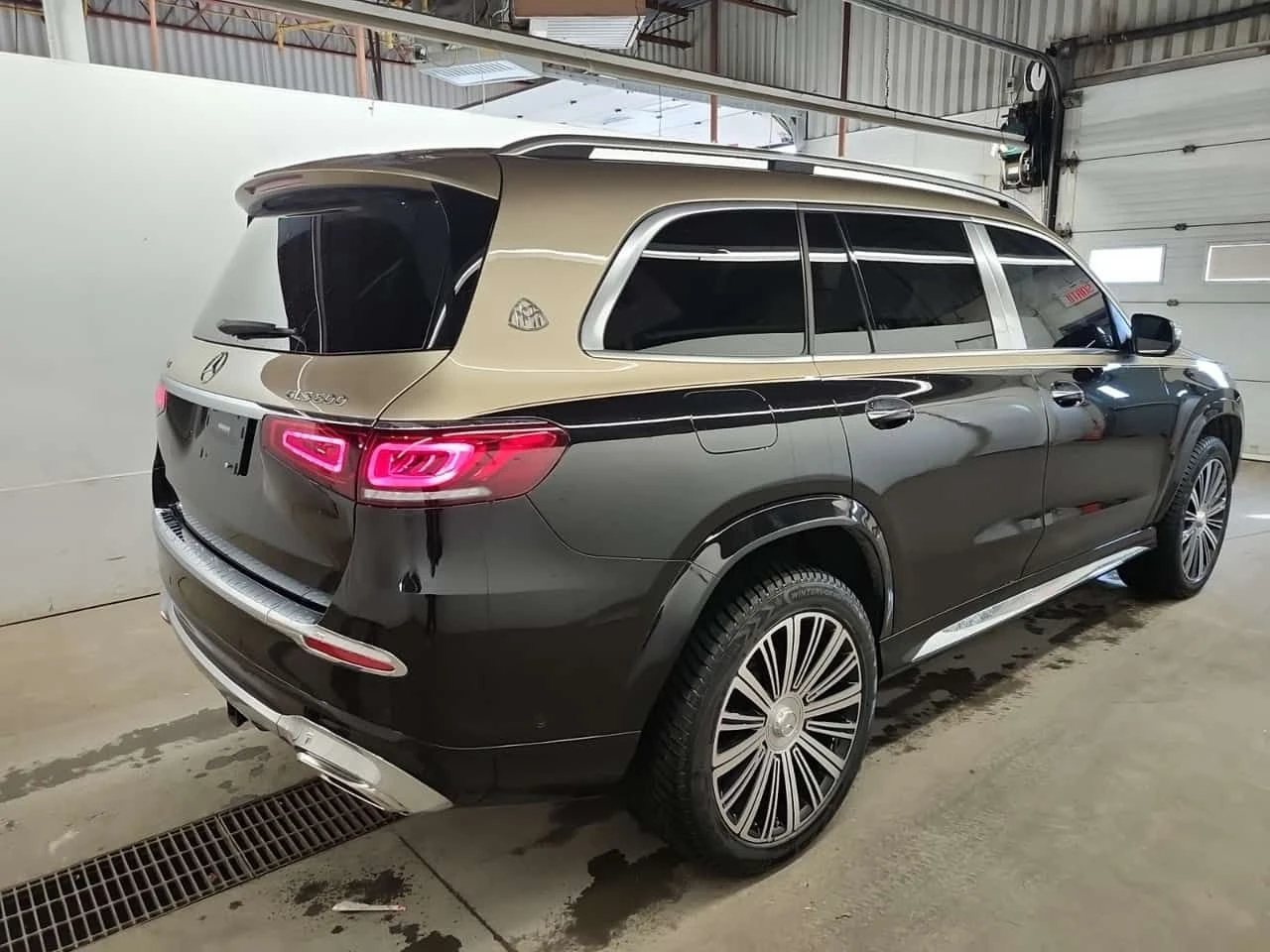 Mercedes-Benz GLS MAYBACH 600 * 360* МАСАЖ* BURMESTER* CARFAX * , снимка 3 - Автомобили и джипове - 53715709