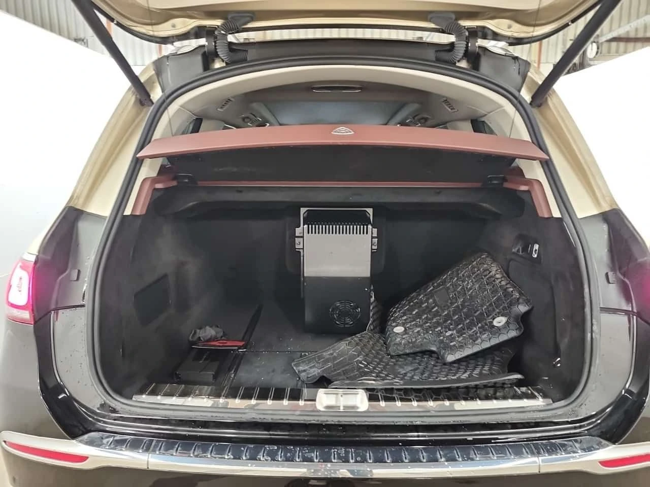 Mercedes-Benz GLS MAYBACH 600 * 360* МАСАЖ* BURMESTER* CARFAX * , снимка 14 - Автомобили и джипове - 53715709