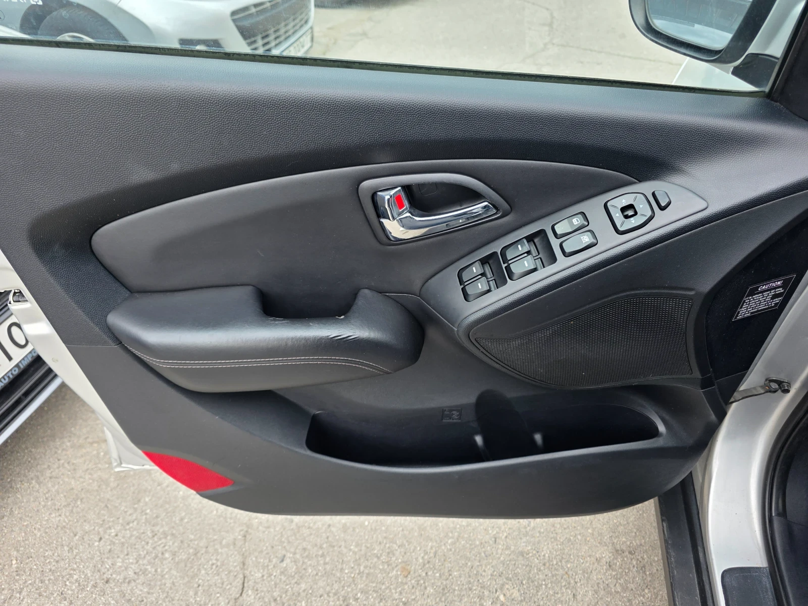 Hyundai IX35 2.0 CRDI 4x4 136k.c , снимка 10 - Автомобили и джипове - 54623394