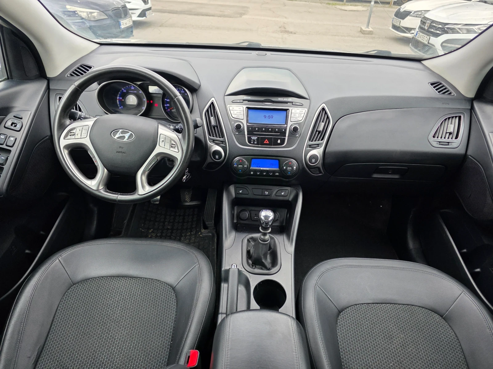 Hyundai IX35 2.0 CRDI 4x4 136k.c , снимка 13 - Автомобили и джипове - 54623394