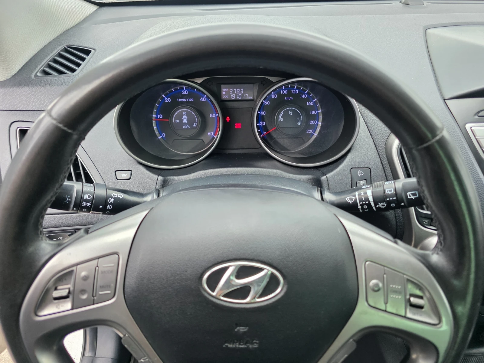 Hyundai IX35 2.0 CRDI 4x4 136k.c , снимка 9 - Автомобили и джипове - 54623394