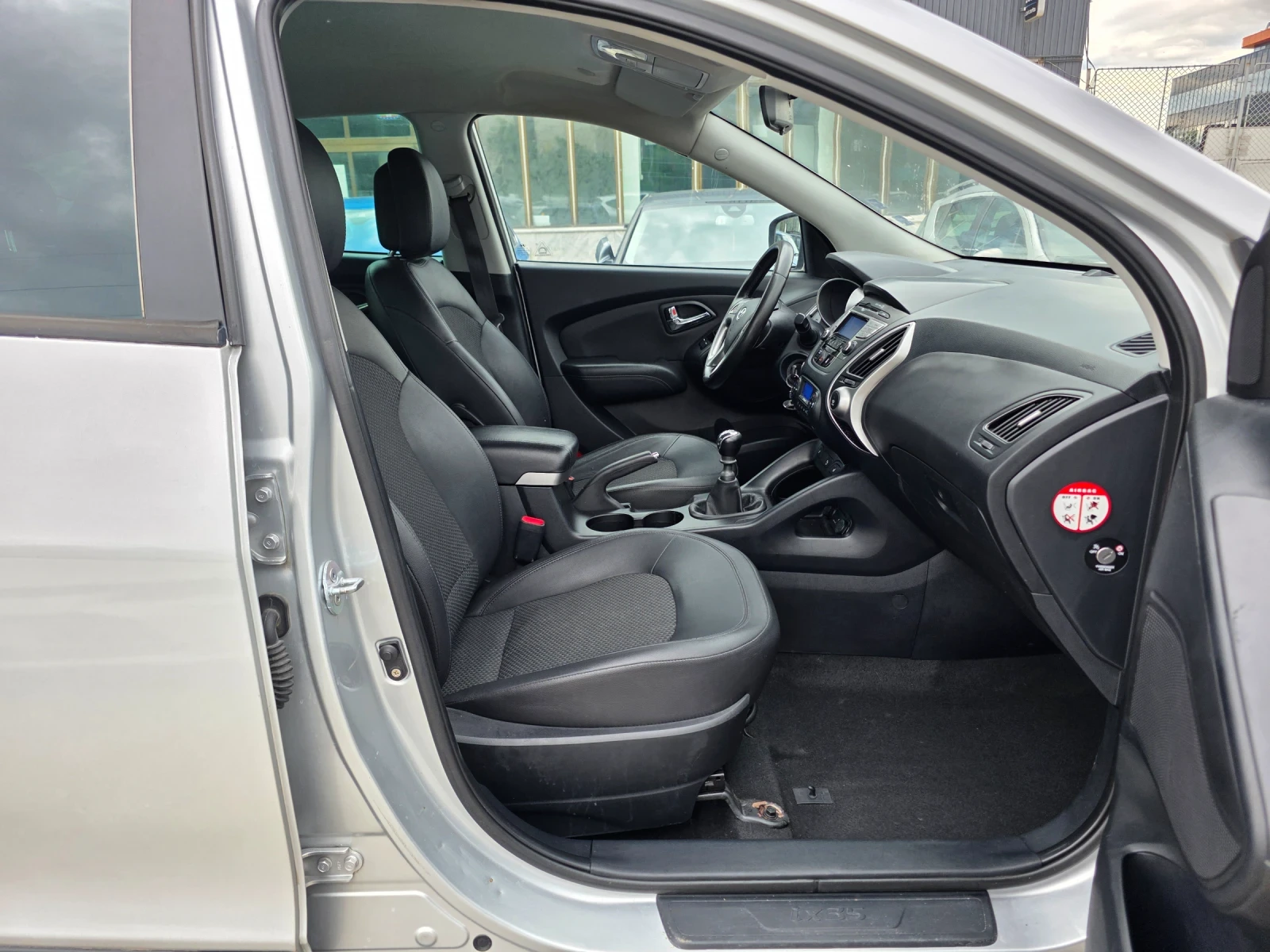 Hyundai IX35 2.0 CRDI 4x4 136k.c , снимка 14 - Автомобили и джипове - 54623394