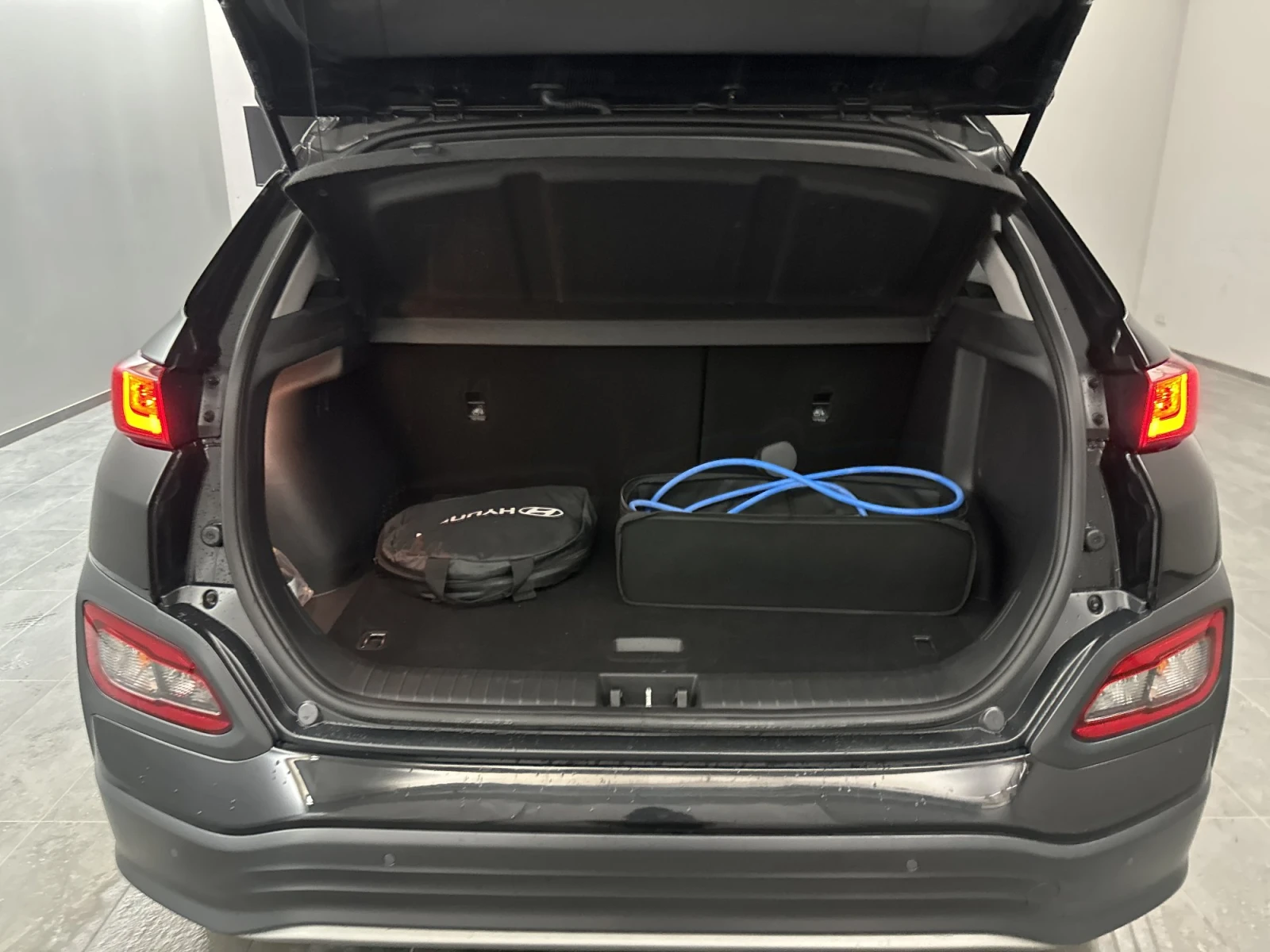 Hyundai Kona 64 kWh Style, снимка 5 - Автомобили и джипове - 54776301