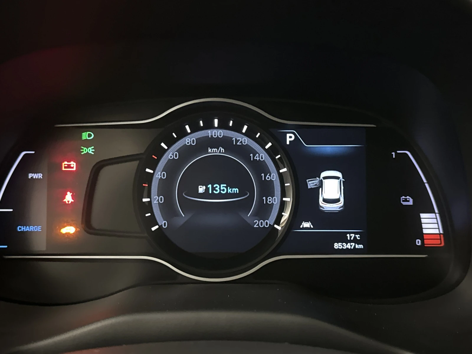 Hyundai Kona 64 kWh Style, снимка 10 - Автомобили и джипове - 54776301