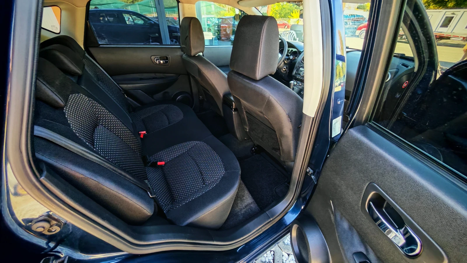 Nissan Qashqai 2.0i 140�.�.  | Mobile.bg � ����������� 9