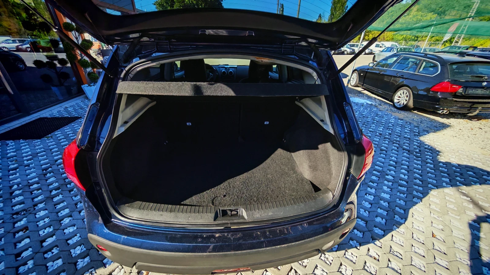 Nissan Qashqai 2.0i 140�.�.  | Mobile.bg � ����������� 10