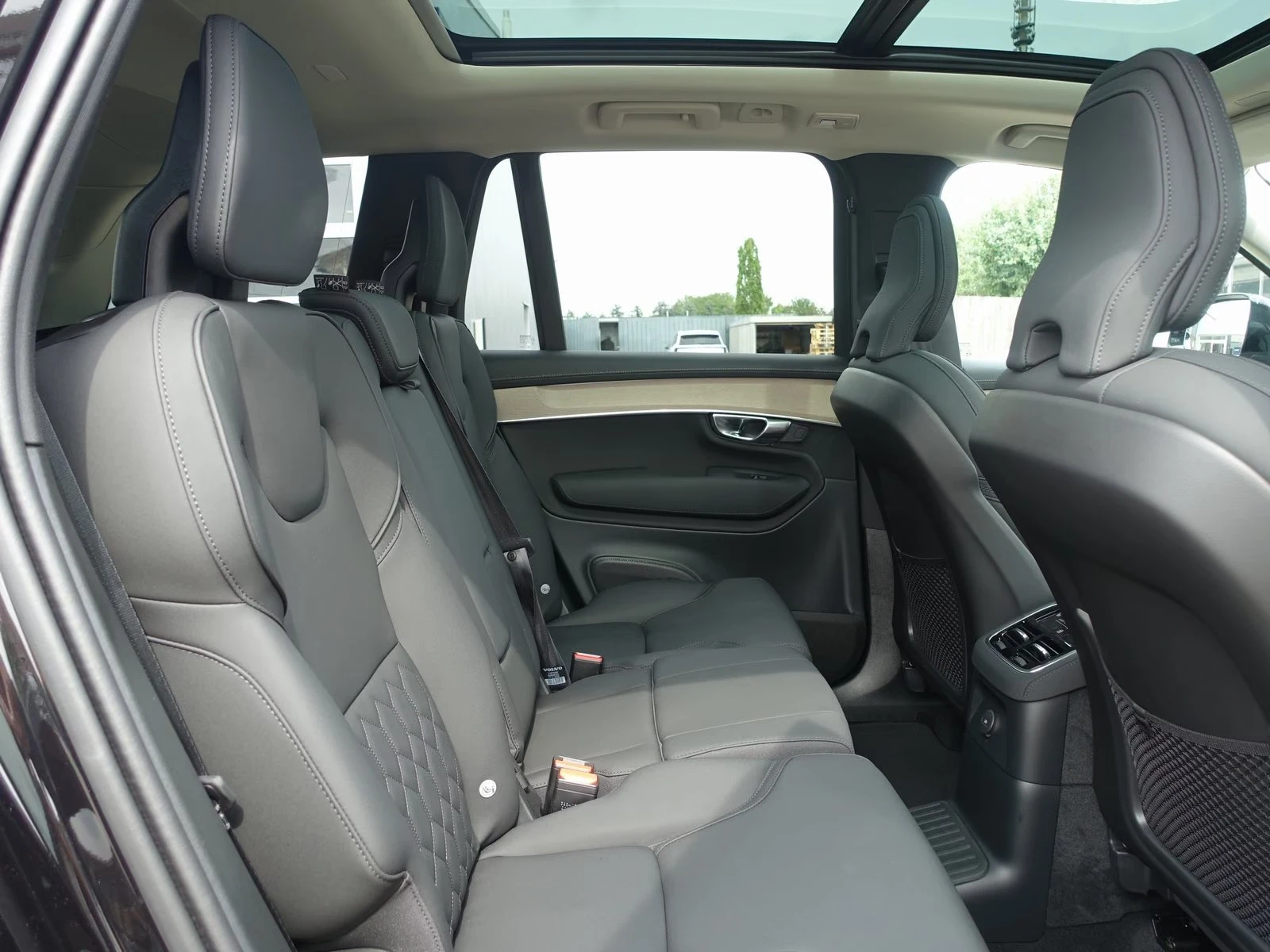 Volvo Xc90 Plus Dark T8 AWD 7seats, снимка 16 - Автомобили и джипове - 56112895