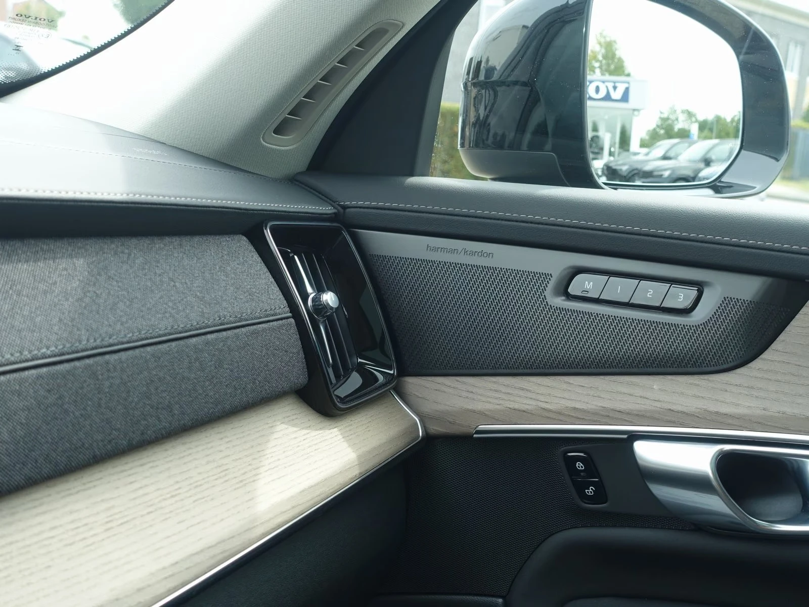Volvo Xc90 Plus Dark T8 AWD 7seats, снимка 12 - Автомобили и джипове - 56112895