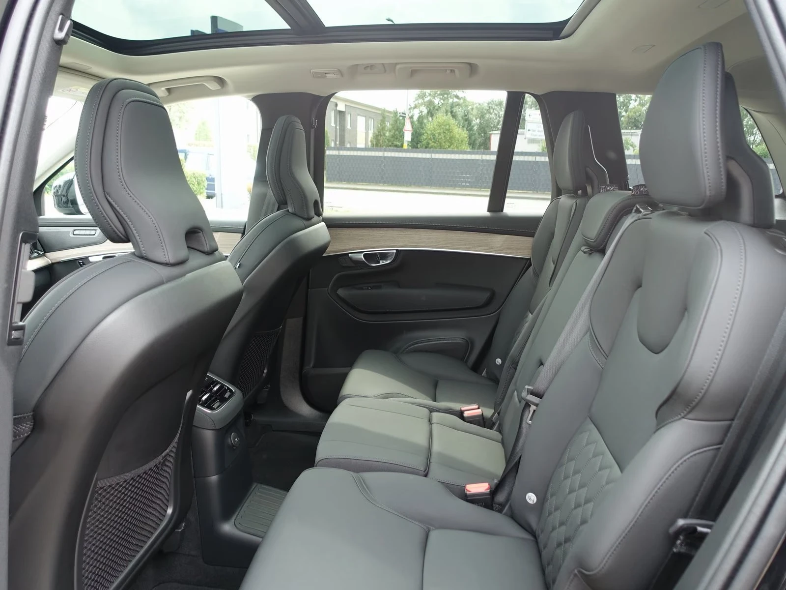 Volvo Xc90 Plus Dark T8 AWD 7seats, снимка 13 - Автомобили и джипове - 56112895