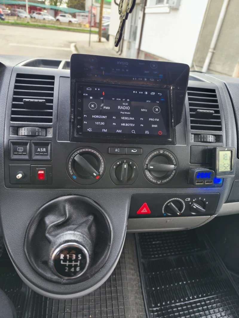 VW T5 Transporter, снимка 13 - Бусове и автобуси - 52452791