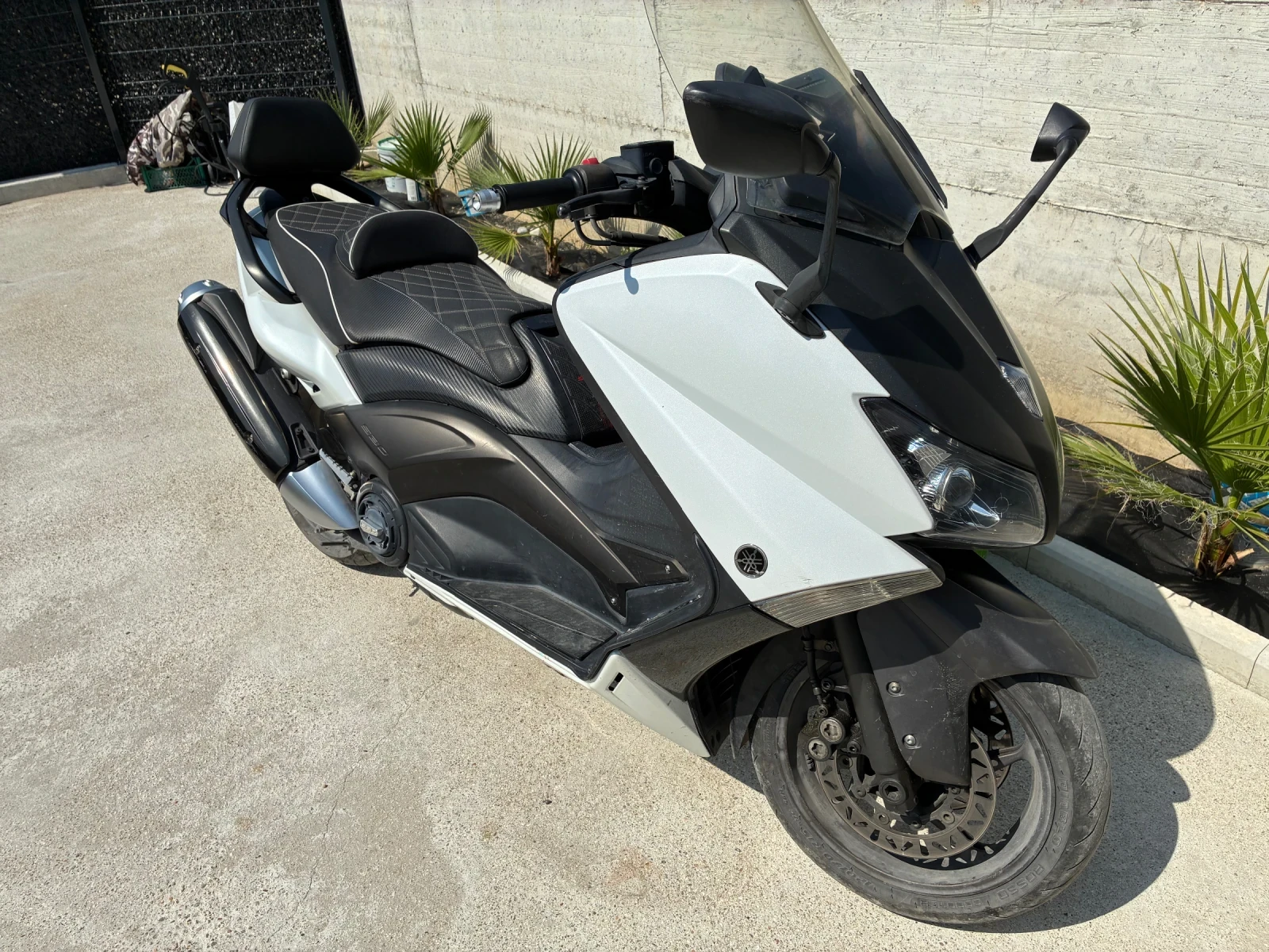 Yamaha T-max Скутер