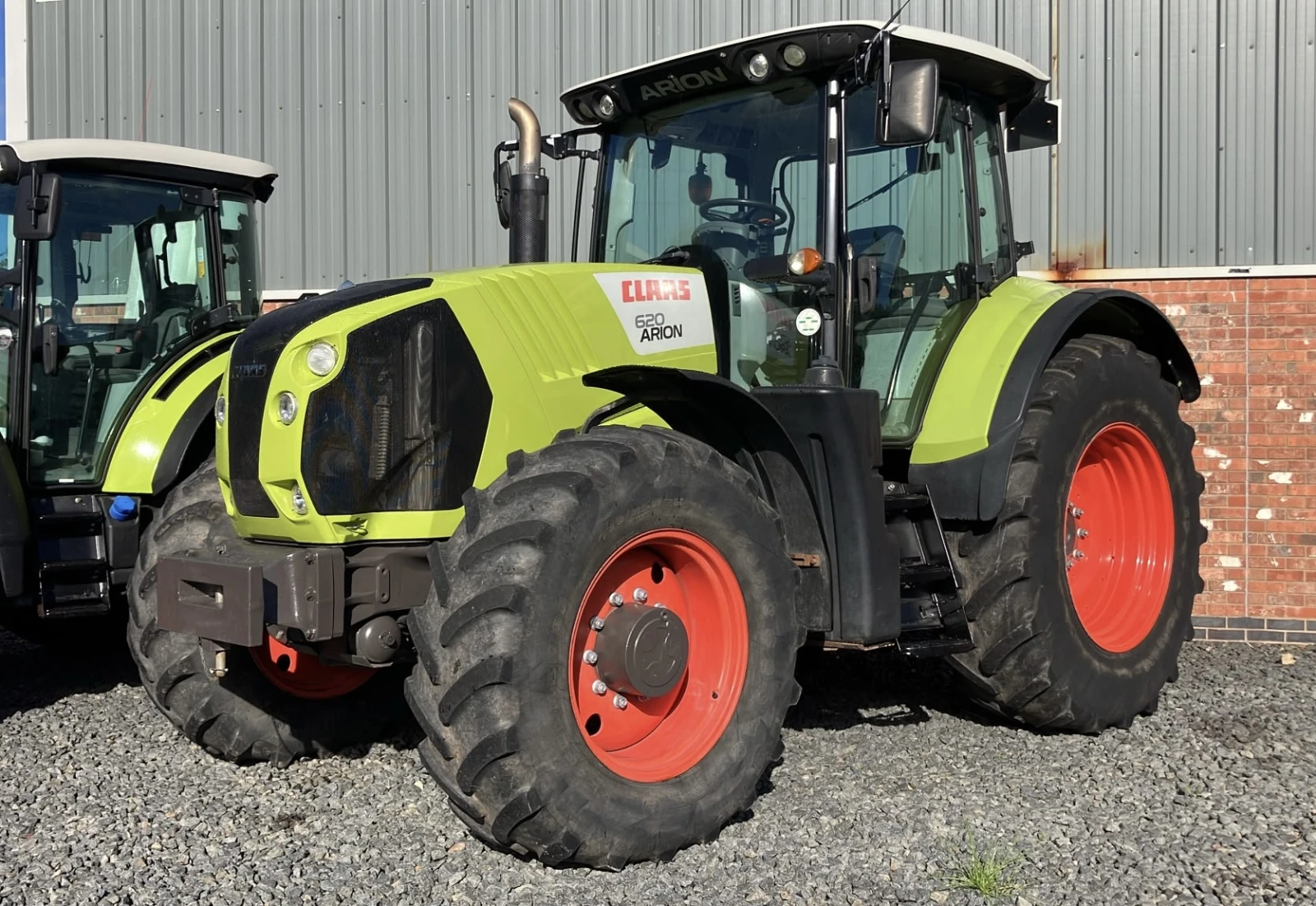 Трактор Claas Arion 620