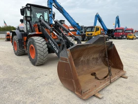 Челен товарач Hitachi ZW 180-6 КАНТАР, снимка 12