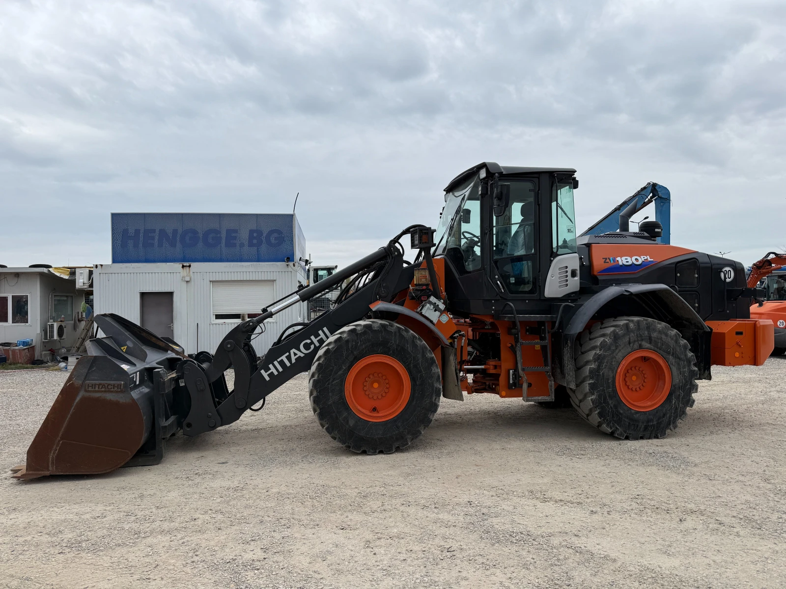 ����� ������� Hitachi ZW 180-6 ������ | Mobile.bg � ����������� 2