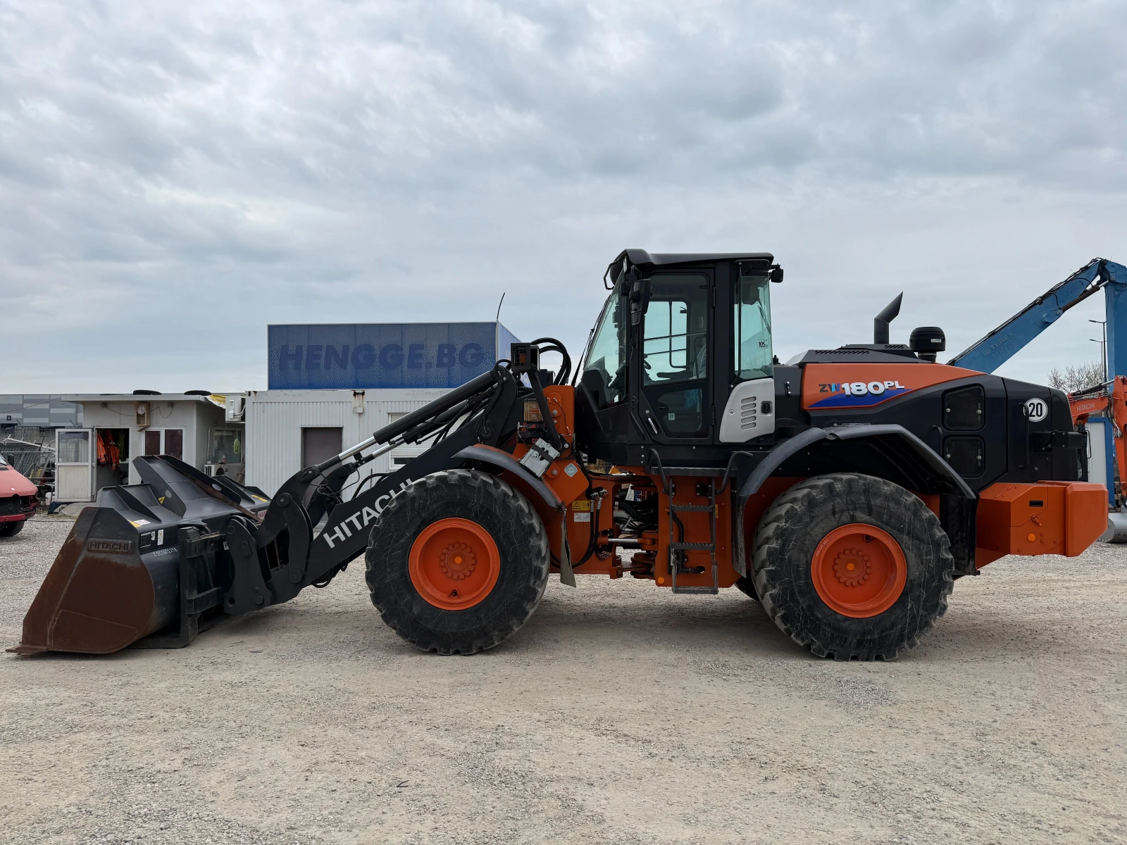 ����� ������� Hitachi ZW 180-6 ������ | Mobile.bg � ����������� 1
