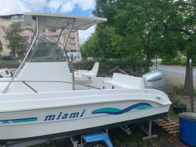 Моторна яхта Massimo Scagnelli Miami Miami, снимка 14 - Воден транспорт - 45776588