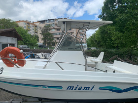 Моторна яхта Massimo Scagnelli Miami Miami, снимка 13 - Воден транспорт - 45776588