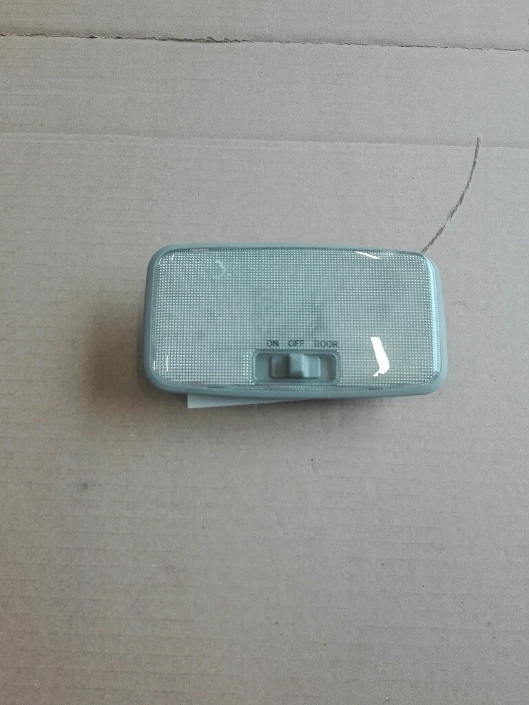 Заден плафон за тойота рав4 (9)